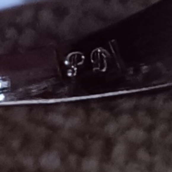 Silver Tone Cubic Zirconia Ring - Picture 12 of 12